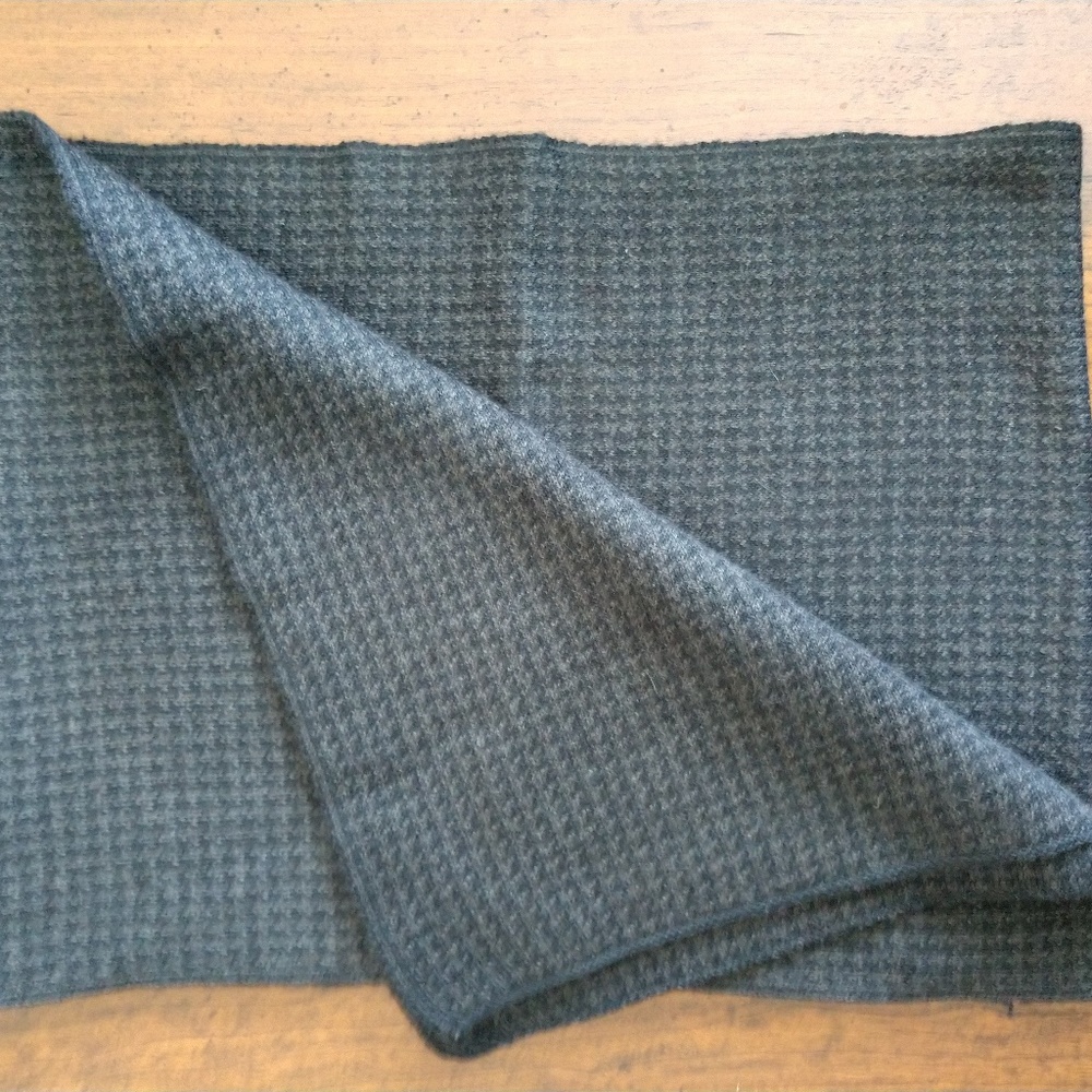 Wool Charcoal Gray Houndstooth-Pattern Scarf - image 1